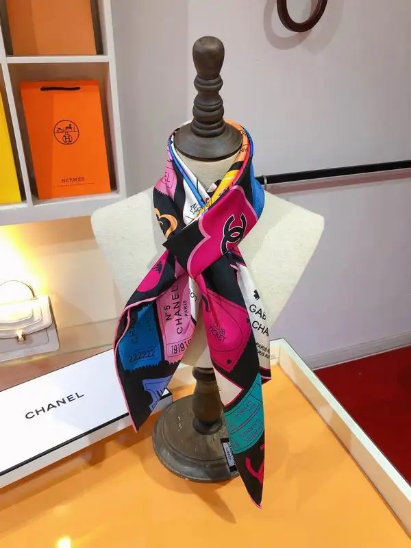 Chanel silk scarf 90X90cm E06 (2)